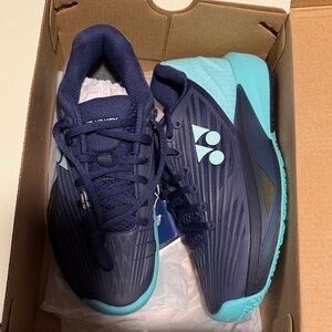 Yonex Women’s Navy & Teal Tennis Shoes Clay 5.5 new in box